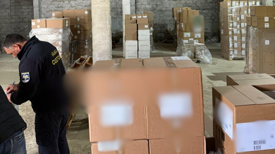 Schemă de contrabandă cu medicamente declarate drept suplimente alimentare de peste 2 milioane de lei - deconspirată