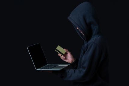 Peste 3 milioane de lei pierduți prin fraude telefonice în doar 24 de ore. Un pensionar din Chișinău a rămas fără 2,1 milioane de lei iar o persoană din Cahul fără 780.000 lei