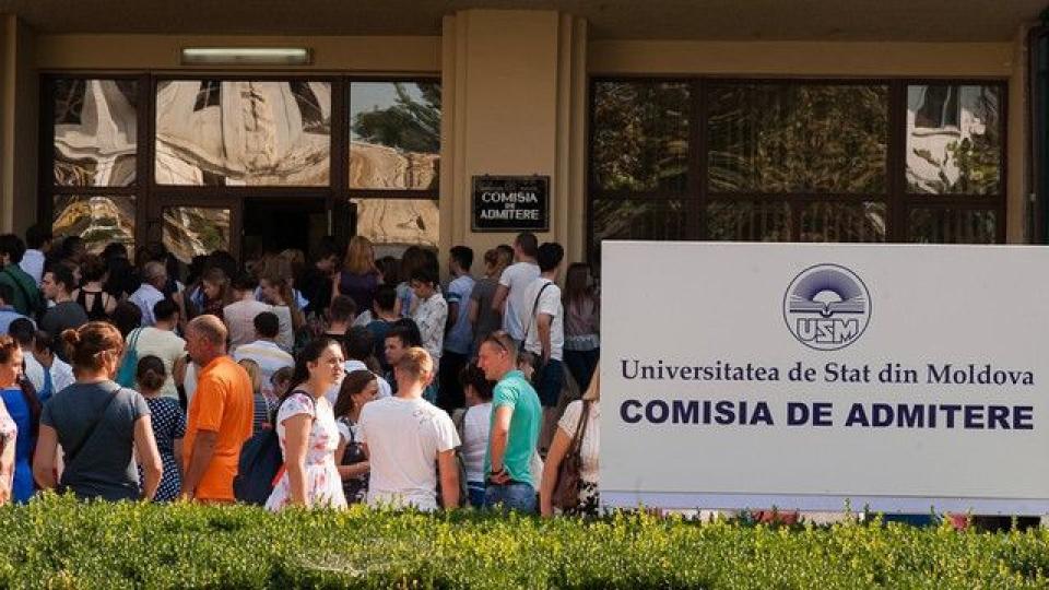 Noi reguli la admiterea în universități: media 7 devine obligatorie