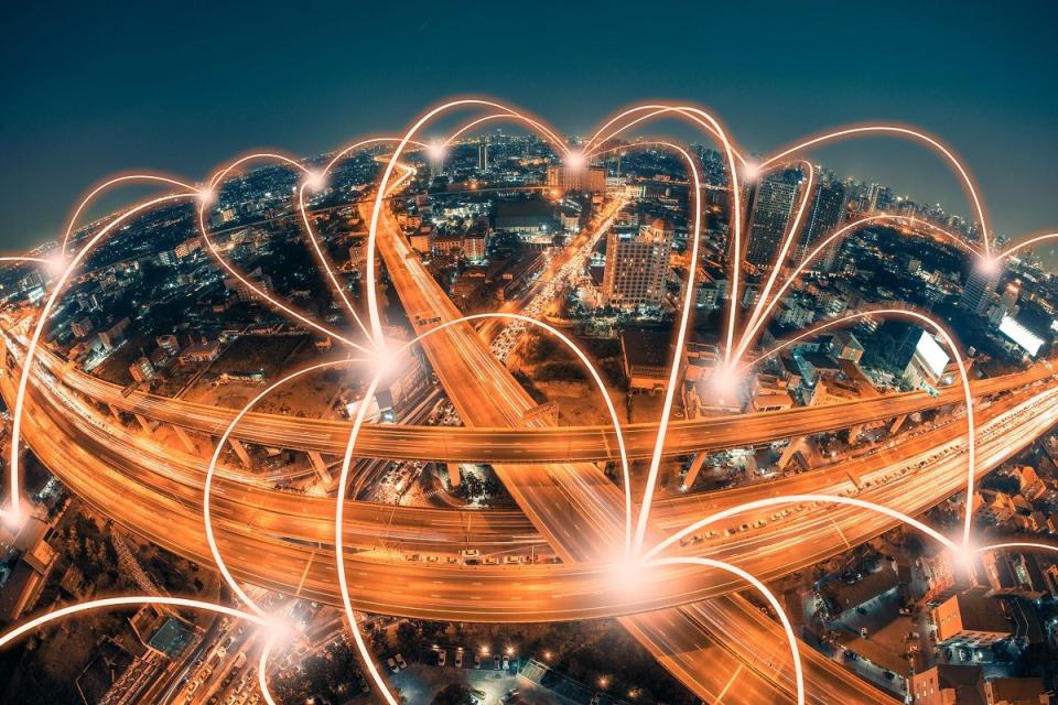 Internet mai rapid și extins: Guvernul simplifică dezvoltarea rețelelor de comunicații electronice