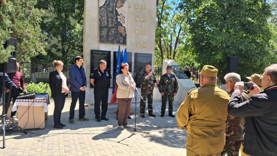 La Văleni a fost inaugurată o placă comemorativă în memoria veteranilor războiului din Afganistan /FOTO
