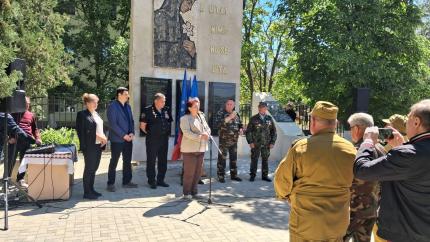 La Văleni a fost inaugurată o placă comemorativă în memoria veteranilor războiului din Afganistan /FOTO