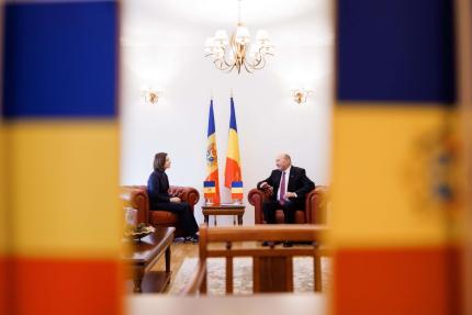 Maia Sandu i-a acordat cetățenia Republicii Moldova lui Traian Băsescu