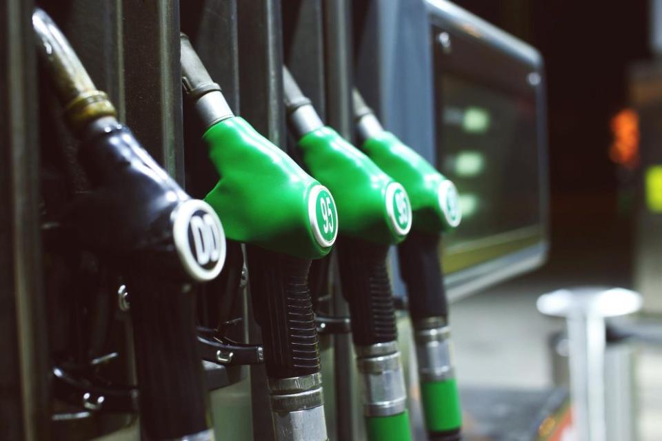 Carburanții se ieftinesc în Republica Moldova