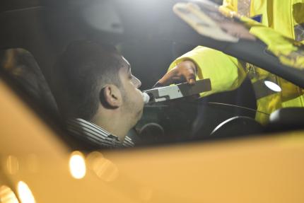 Peste 3.500 de abateri rutiere în weekend: zeci de șoferi, prinși băuți la volan