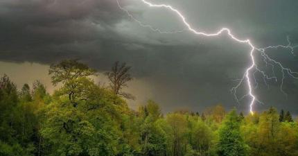 Avertizare meteo: Cod galben de vânt și instabilitate atmosferică în Republica Moldova în intervalul 14:00–23:00