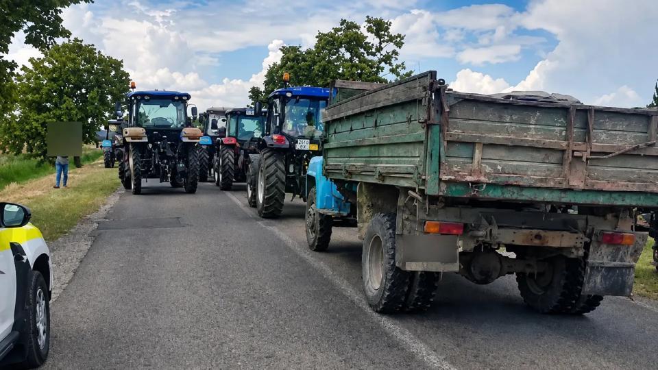 Вчера 17 тракторов перекрыли дорогу Кахул–Оанча. Полиция сообщает, что ведёт расследование совершенных нарушений