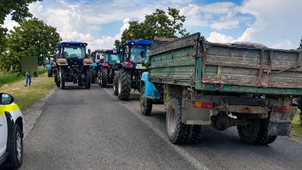 Вчера 17 тракторов перекрыли дорогу Кахул–Оанча. Полиция сообщает, что ведёт расследование совершенных нарушений