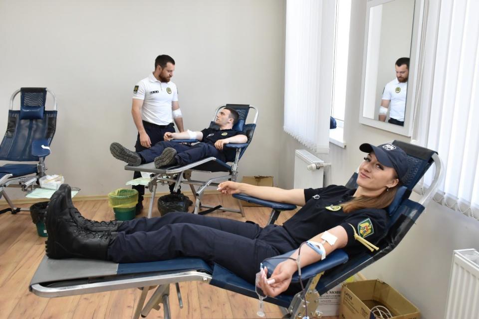 Polițiștii de frontieră din sudul țării au donat sânge în cadrul campaniei „MAI DONEAZĂ, MAI SALVEAZĂ”