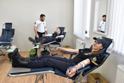 Polițiștii de frontieră din sudul țării au donat sânge în cadrul campaniei „MAI DONEAZĂ, MAI SALVEAZĂ”
