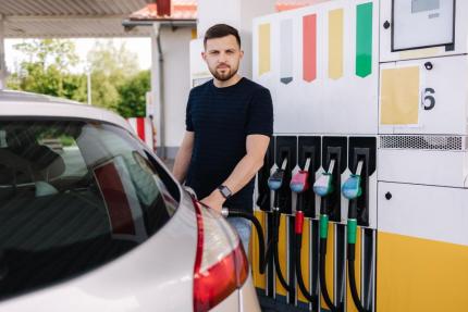 Benzina se ieftinește sub pragul de 29 de lei pe litru. ANRE a stabilit noile prețuri maximale