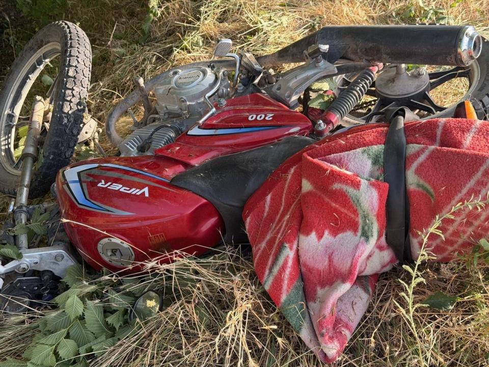 Tragedie la Etulia: un motociclist a murit după ce s-a izbit cu vehiculul într-un copac