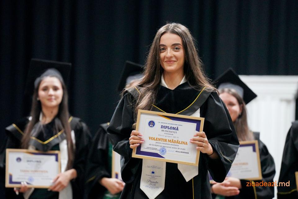 143 de absolvenți ai Colegiului de Medicină din Cahul au depus jurământul profesional