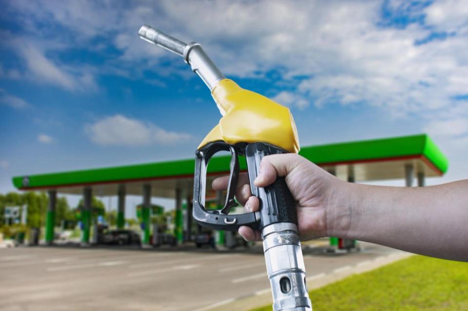Carburanții se scumpesc din nou în Republica Moldova. Benzina și motorina ajung peste 30 de lei litrul