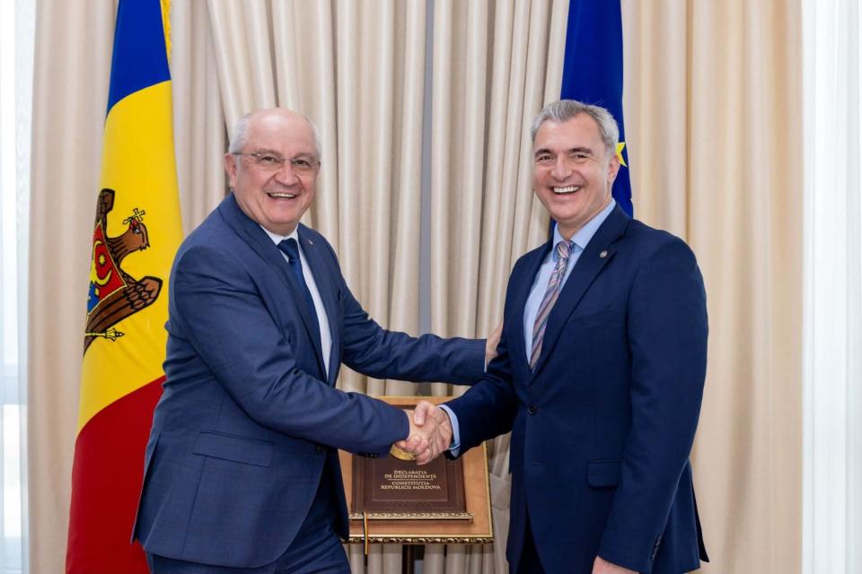 Eugeniu Osmochescu a fost numit Prim-ministru interimar al Republicii Moldova