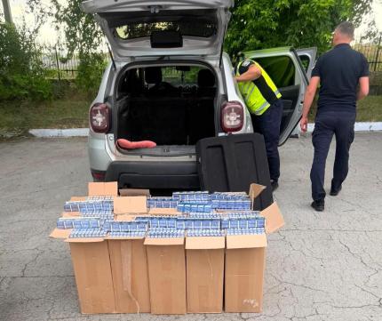 Peste 100.000 de țigarete fără acte, depistate într-un automobil oprit lângă Comrat /VIDEO