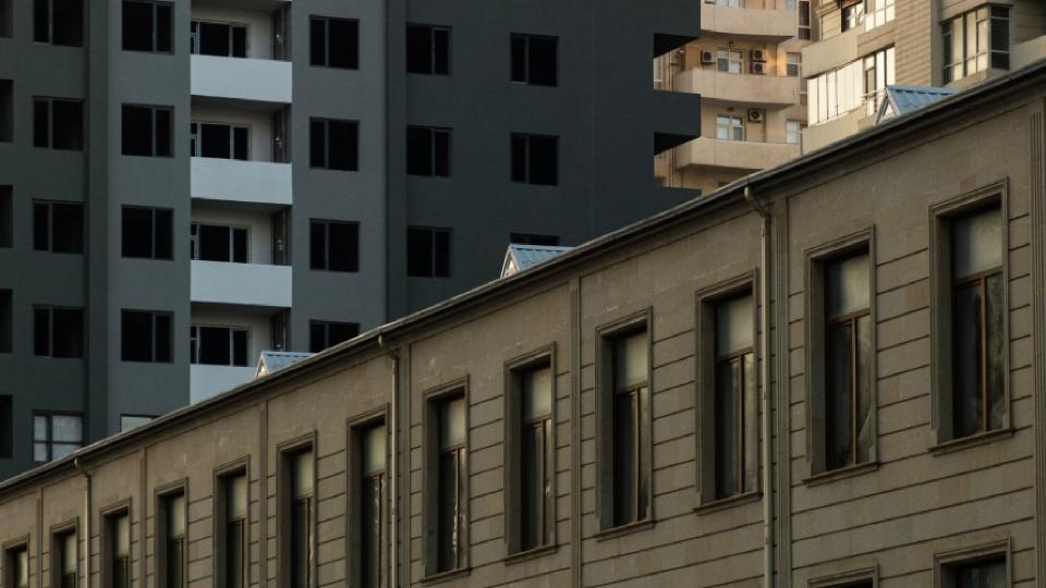 Statul va garanta creditele pentru renovarea energetică a blocurilor și va compensa o parte din dobândă