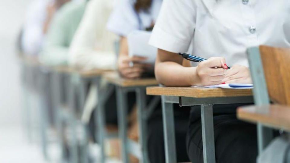A început sesiunea suplimentară a examenelor de absolvire a gimnaziului. Aproape 8.000 de elevi susțin probele