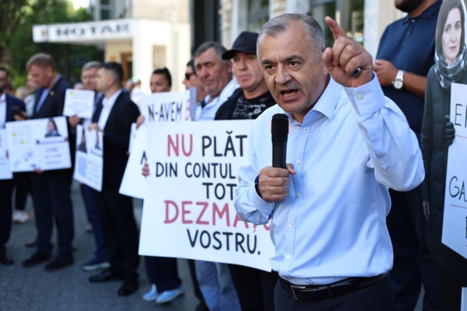 Protest la ANRE: manifestanții au criticat scumpirea gazelor și cer amânarea deciziei