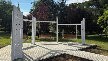 Noi leagăne în Parcul Central din Cahul. Primarul: „În viață căutăm echilibrul și liniștea”