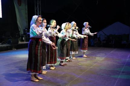 Ansamblurile „Altița” și „Izvorașul” din Cahul au urcat pe scena Festivalului „Doina Covurluiului” de la Galați
