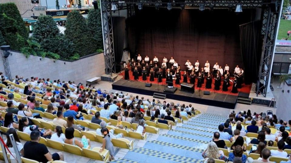 Filarmonica „Moldova” din Iași reia concertele estivale. Trei spectacole în aer liber, cu acces gratuit