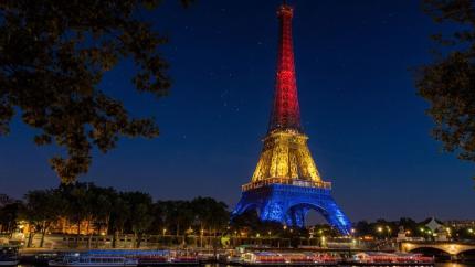 Turnul Eiffel ar putea fi iluminat în culorile drapelului Republicii Moldova de 27 august
