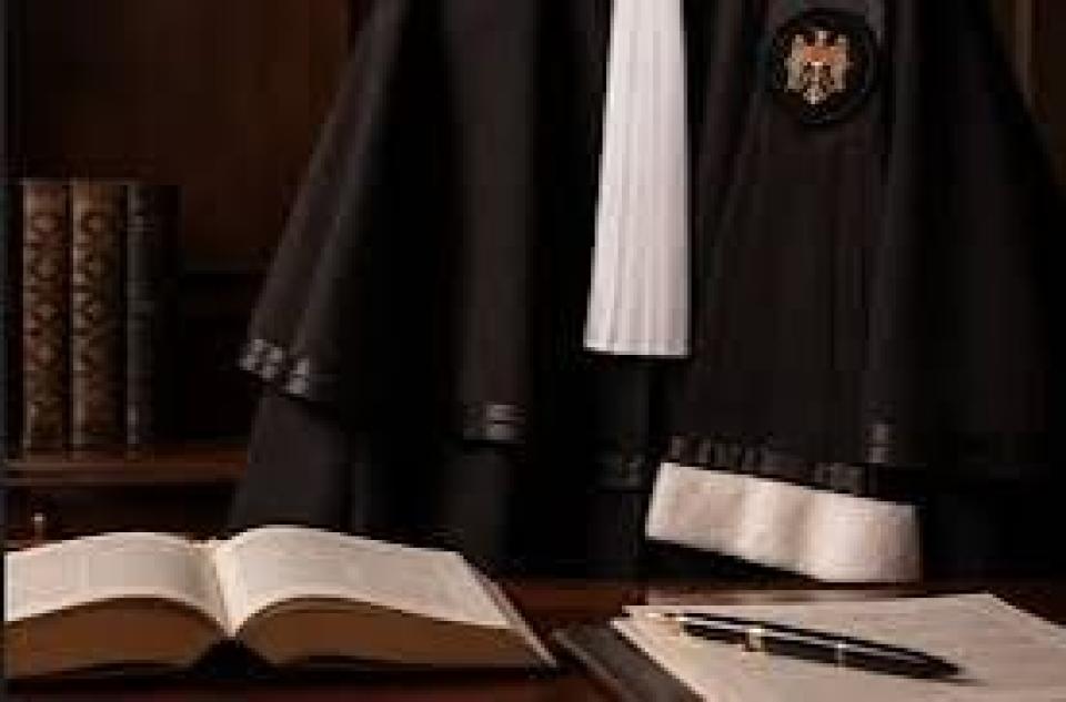 Viitorii judecători și procurori vor putea repeta examenul dacă nu obțin media 8