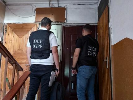 Trei persoane reținute după percheziții la Cahul și Chișinău în dosarul migrației ilegale a 400 de ucraineni /VIDEO