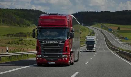 România introduce TollRo de la 1 octombrie. Cum vor fi taxate camioanele