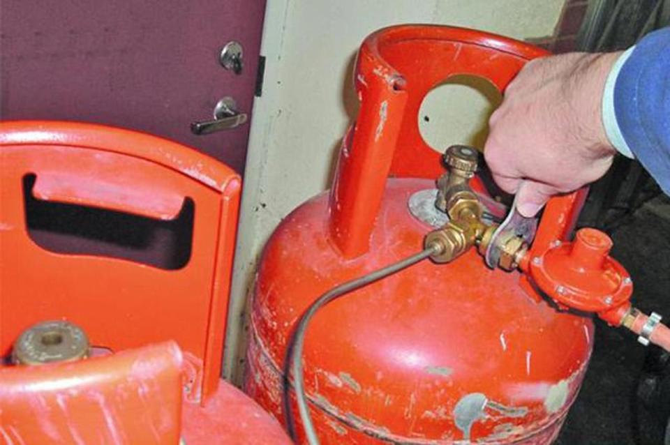 Două persoane au suferit arsuri după deflagrația unei butelii de gaz în Găgăuzia