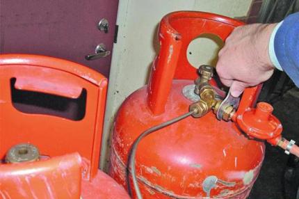 Două persoane au suferit arsuri după deflagrația unei butelii de gaz în Găgăuzia