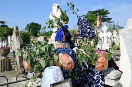 „Pomul de Sfântul Ilie”, obicei unic din România, păstrat de comunitățile din jurul lacului Brateș