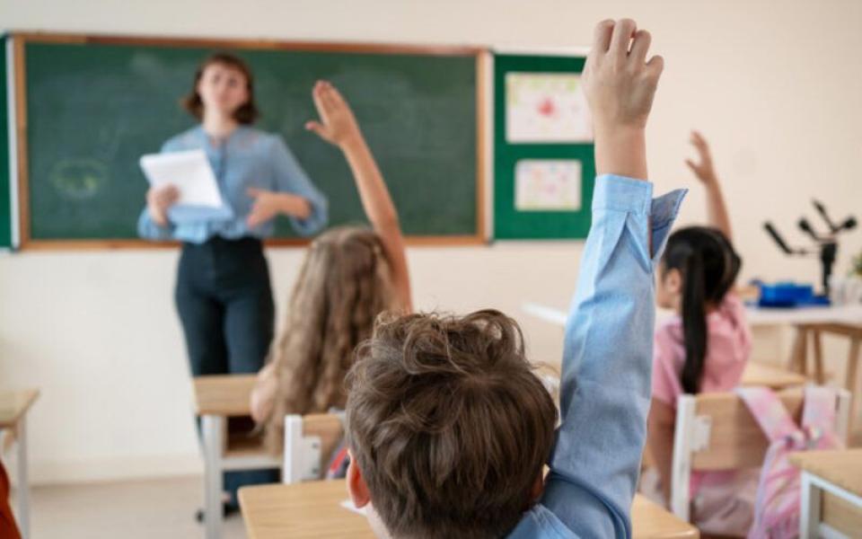 MEC pregătește tranziția de la direcțiile de învățământ la Agențiile Teritoriale pentru Educație