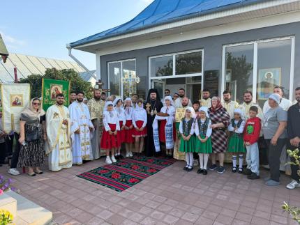 La Doina, Episcopul Basarabiei de Sud a sfințit noul Centru Social Parohial /VIDEO