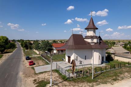 Icoane noi pentru biserica românească din Gotești, cu sprijin financiar din partea României