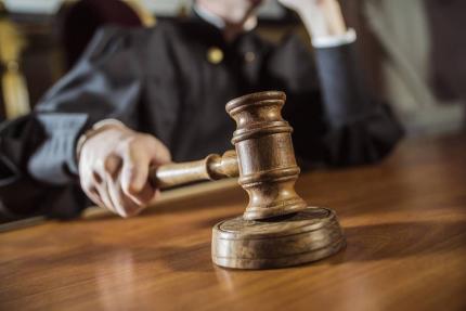 Un bărbat din raionul Taraclia, condamnat pentru hărțuire sexuală, violarea vieții private și încălcarea măsurilor de protecție a victimelor violenței în familie