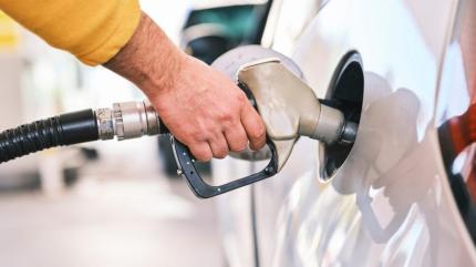 Motorina se apropie de 36 de lei, iar benzina trece de 33 de lei