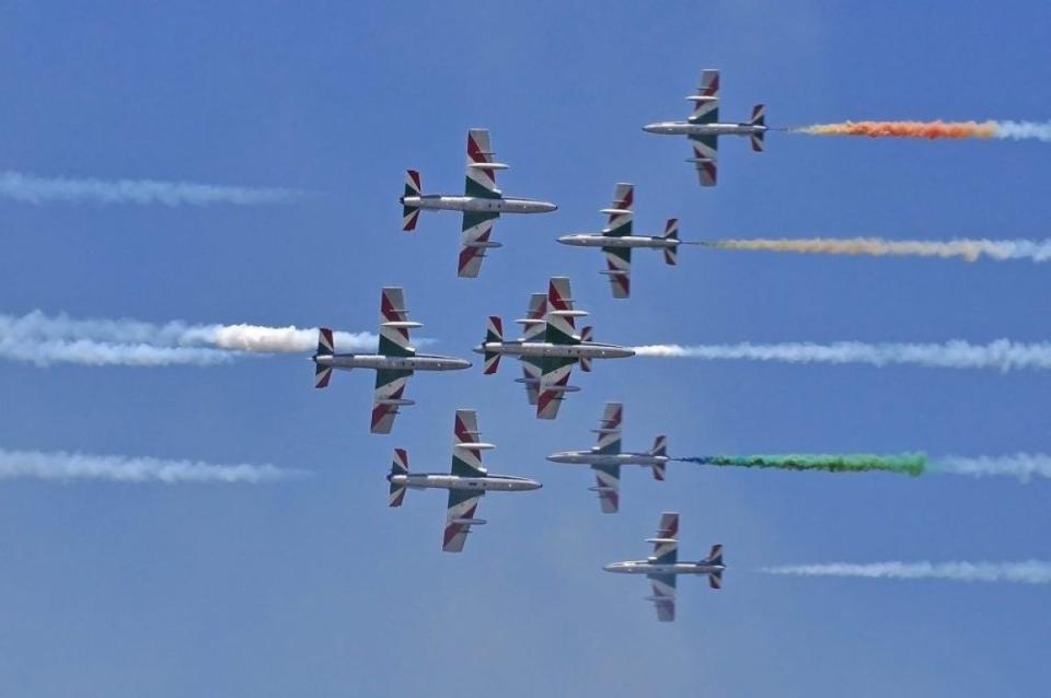 Record la BIAS 2026: 450.000 de oameni au urmărit spectacolul aviatic de la București