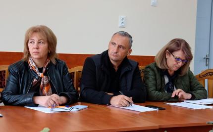 Substanțe chimice periculoase, depozitate într-un imobil din Crihana Veche. Autoritățile au dispus izolarea clădirii și paza zonei