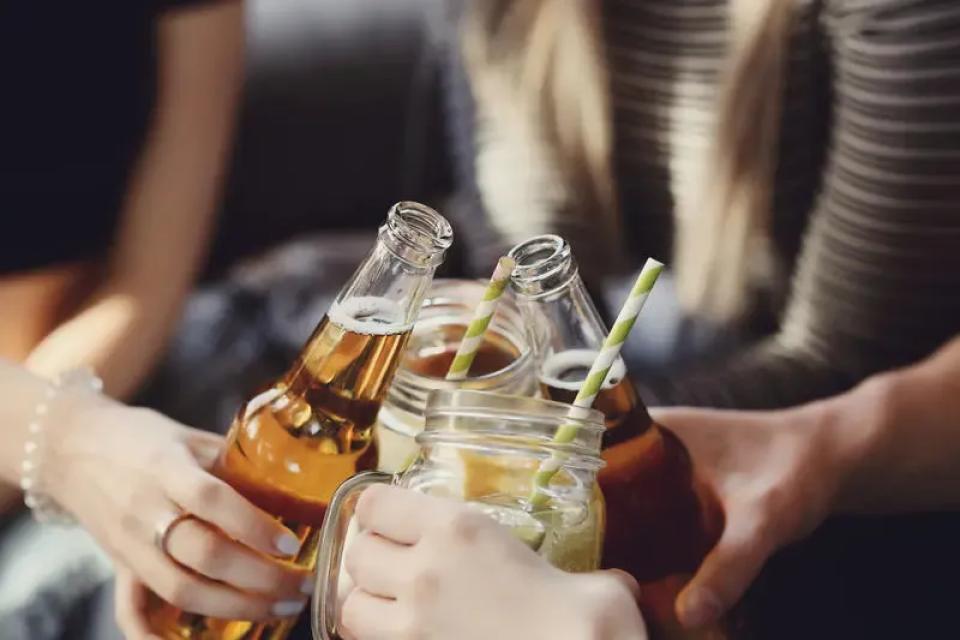 Minoră de 14 ani, transportată inconștientă la spital după ce ar fi consumat alcool la Ceadîr-Lunga