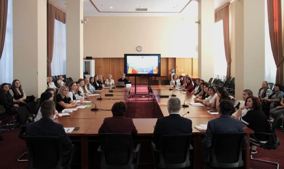 Peste 200 de profesori din Republica Moldova au participat la programe de formare în România