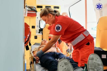 Peste 15 mii de persoane au solicitat ambulanța într-o singură săptămână. Aproape 6.500 au fost transportate la spital