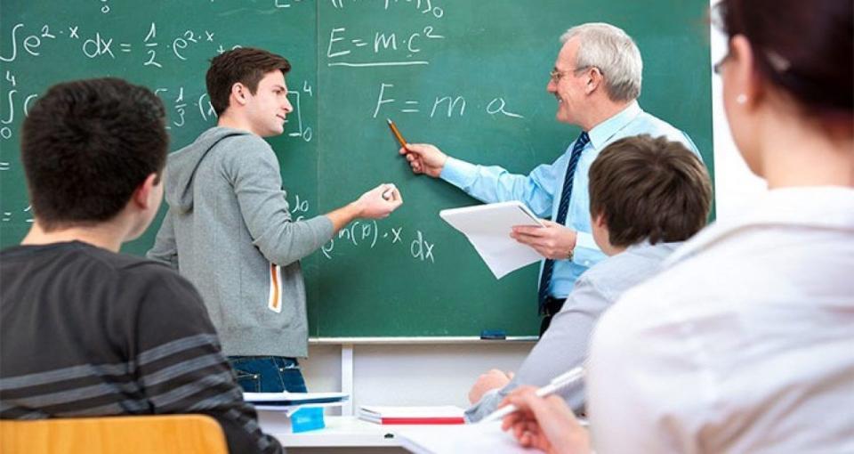 Indemnizații de 200.000 de lei pentru profesorii de limbă română care merg să predea în UTA Găgăuzia și Taraclia 