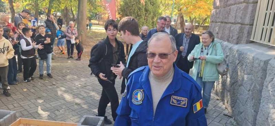 Expoziție dedicată celor 45 de ani de la zborul lui Dumitru Prunariu în spațiu, deschisă la Arad