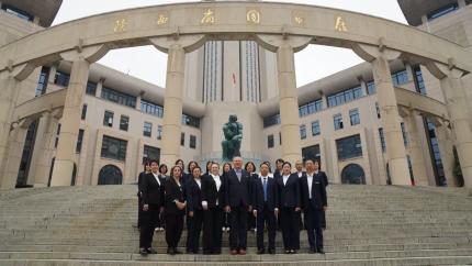 „Colțul Românesc”, inaugurat într-o bibliotecă din China. Ce cărți vor putea consulta cititorii