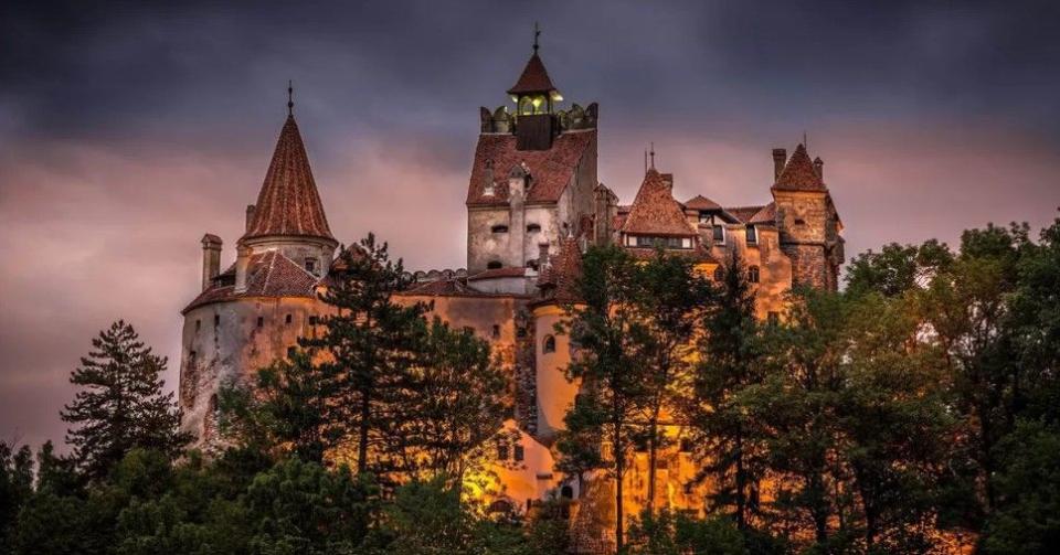 Tururi speciale de Halloween la Castelul Bran: biletele pornesc de la 100 de RON