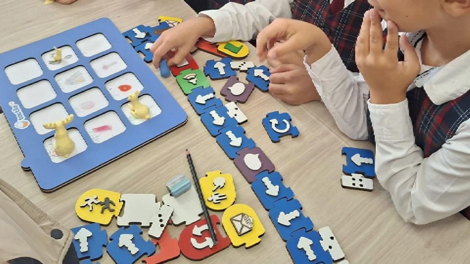 O școală din Galați devine a patra Școală Scratch Tactile din România