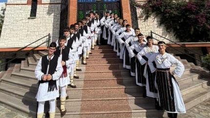 Ansamblul „Olympos” din Galați au participat la cea de-a XXV-a ediție a Festivalului Elenismului din România
