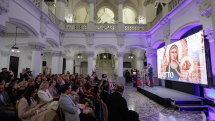 Pentru prima dată în afara Italiei, Polipticul lui Giotto poate fi admirat în România. Expoziția este deschisă la Iași